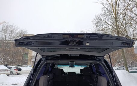 Toyota Land Cruiser 100 рестайлинг 2, 2006 год, 1 900 000 рублей, 10 фотография