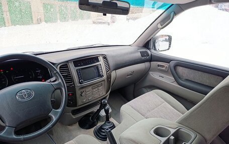 Toyota Land Cruiser 100 рестайлинг 2, 2006 год, 1 900 000 рублей, 15 фотография