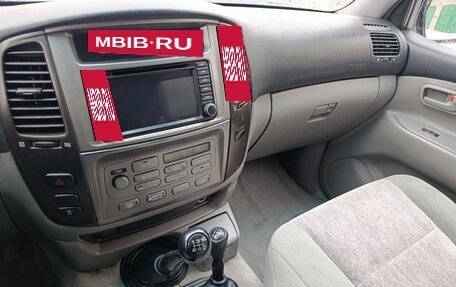 Toyota Land Cruiser 100 рестайлинг 2, 2006 год, 1 900 000 рублей, 13 фотография