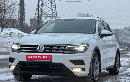 Volkswagen Tiguan II, 2018 год, 2 500 000 рублей, 3 фотография