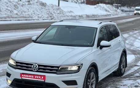 Volkswagen Tiguan II, 2018 год, 2 500 000 рублей, 4 фотография