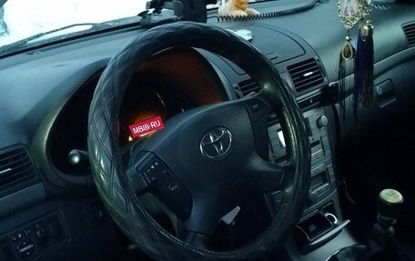 Toyota Avensis III рестайлинг, 2007 год, 750 000 рублей, 24 фотография