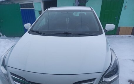 Hyundai Solaris II рестайлинг, 2015 год, 1 200 000 рублей, 1 фотография