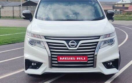 Nissan Elgrand III, 2015 год, 850 000 рублей, 1 фотография