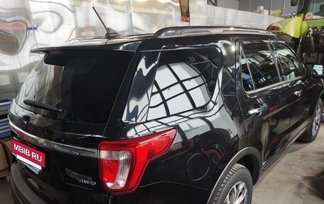 Ford Explorer VI, 2018 год, 3 000 000 рублей, 2 фотография