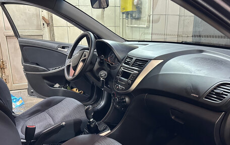 Hyundai Solaris II рестайлинг, 2014 год, 900 000 рублей, 11 фотография