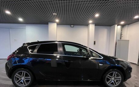 Opel Astra J, 2011 год, 759 000 рублей, 2 фотография