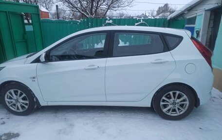 Hyundai Solaris II рестайлинг, 2015 год, 1 200 000 рублей, 2 фотография