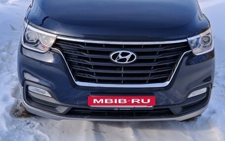 Hyundai H-1 II рестайлинг, 2021 год, 3 400 000 рублей, 2 фотография