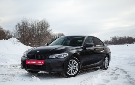 BMW 3 серия, 2019 год, 3 370 000 рублей, 3 фотография