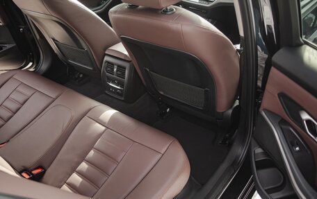 BMW 3 серия, 2019 год, 3 370 000 рублей, 14 фотография