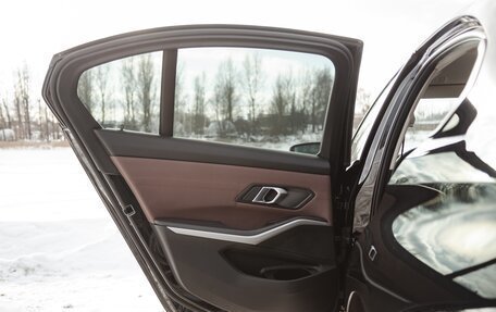 BMW 3 серия, 2019 год, 3 370 000 рублей, 15 фотография