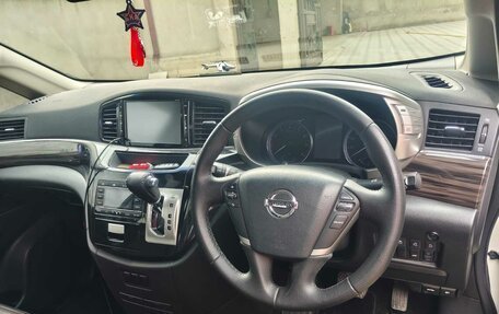 Nissan Elgrand III, 2015 год, 850 000 рублей, 4 фотография