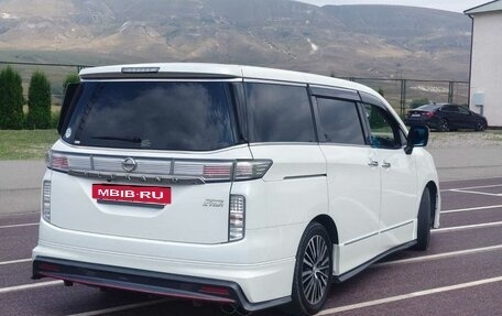 Nissan Elgrand III, 2015 год, 850 000 рублей, 3 фотография