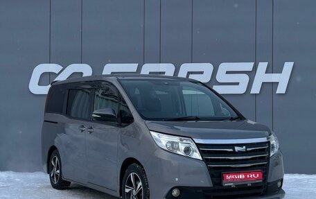 Toyota Noah III, 2015 год, 1 849 000 рублей, 1 фотография