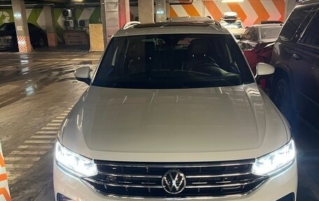 Volkswagen Tiguan II, 2021 год, 4 400 000 рублей, 2 фотография