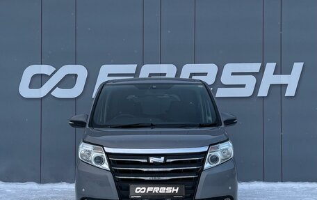 Toyota Noah III, 2015 год, 1 849 000 рублей, 3 фотография