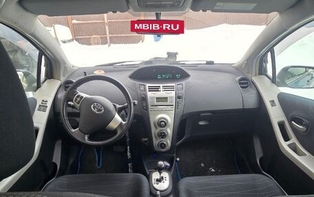 Toyota Yaris III рестайлинг, 2007 год, 600 000 рублей, 7 фотография