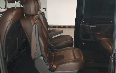 Mercedes-Benz V-Класс, 2016 год, 5 000 000 рублей, 11 фотография