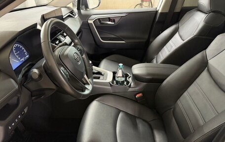 Toyota RAV4, 2024 год, 4 300 000 рублей, 12 фотография