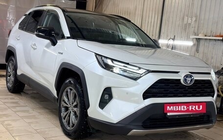Toyota RAV4, 2024 год, 4 300 000 рублей, 6 фотография
