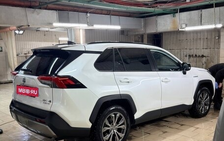 Toyota RAV4, 2024 год, 4 300 000 рублей, 5 фотография