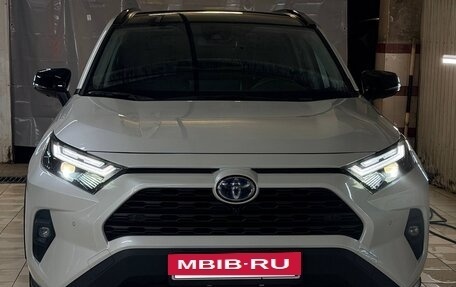 Toyota RAV4, 2024 год, 4 300 000 рублей, 4 фотография