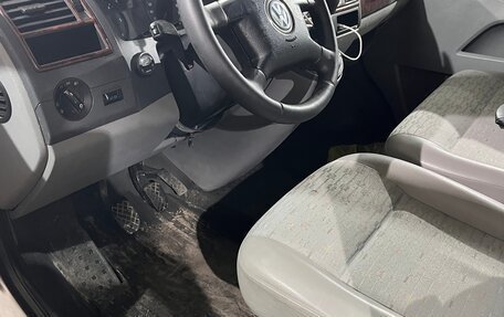 Volkswagen Transporter T5 рестайлинг, 2003 год, 890 000 рублей, 15 фотография