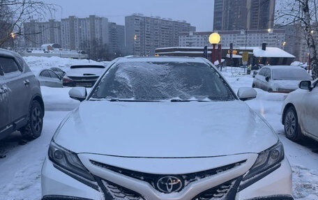 Toyota Camry, 2022 год, 3 700 000 рублей, 2 фотография