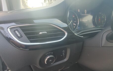 Opel Astra K, 2019 год, 1 630 000 рублей, 12 фотография