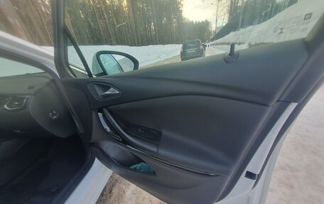 Opel Astra K, 2019 год, 1 630 000 рублей, 16 фотография