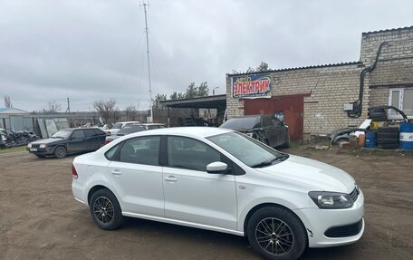 Volkswagen Polo VI (EU Market), 2015 год, 800 000 рублей, 8 фотография