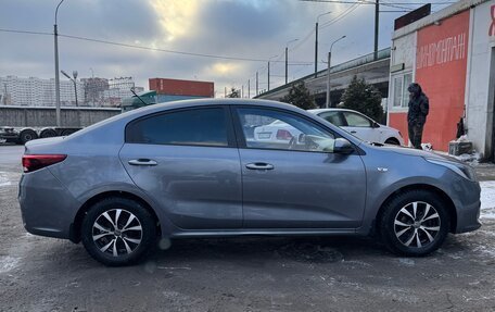 KIA Rio IV, 2018 год, 1 380 000 рублей, 3 фотография