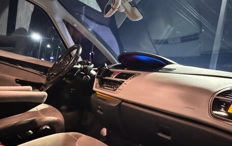 Citroen C4 Picasso II рестайлинг, 2008 год, 650 000 рублей, 19 фотография