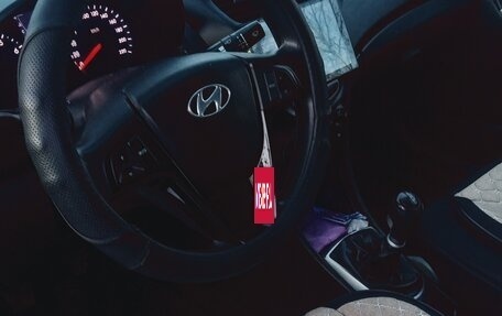 Hyundai Solaris II рестайлинг, 2011 год, 450 000 рублей, 4 фотография