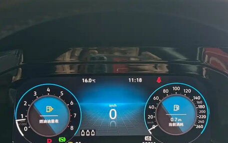 Volkswagen Golf VIII, 2022 год, 2 135 000 рублей, 10 фотография