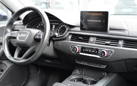 Audi A4, 2018 год, 1 990 000 рублей, 18 фотография