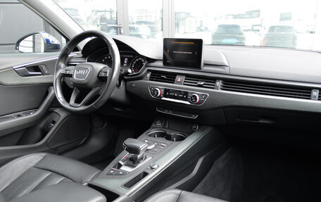 Audi A4, 2018 год, 1 990 000 рублей, 28 фотография