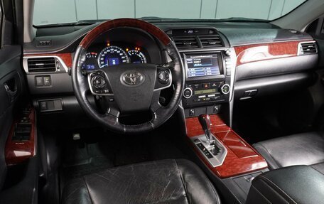Toyota Camry, 2011 год, 1 560 000 рублей, 6 фотография