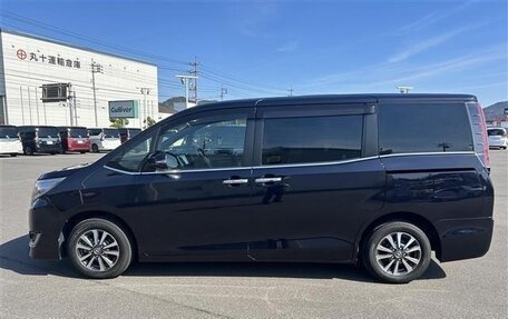 Toyota Esquire I, 2021 год, 2 133 000 рублей, 3 фотография