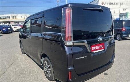 Toyota Esquire I, 2021 год, 2 133 000 рублей, 4 фотография