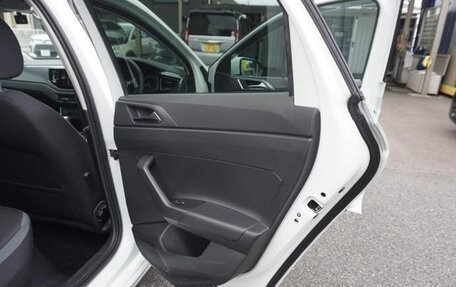 Volkswagen Polo VI (EU Market), 2021 год, 900 000 рублей, 27 фотография