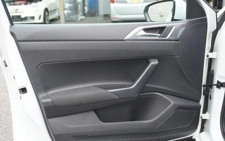 Volkswagen Polo VI (EU Market), 2021 год, 900 000 рублей, 38 фотография