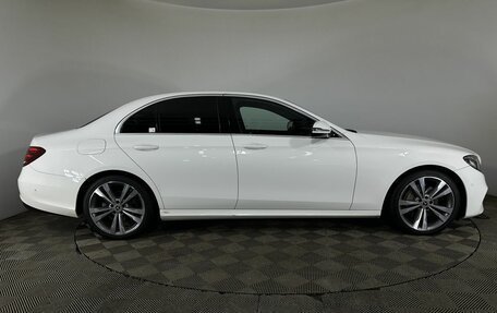 Mercedes-Benz E-Класс, 2017 год, 2 950 000 рублей, 4 фотография