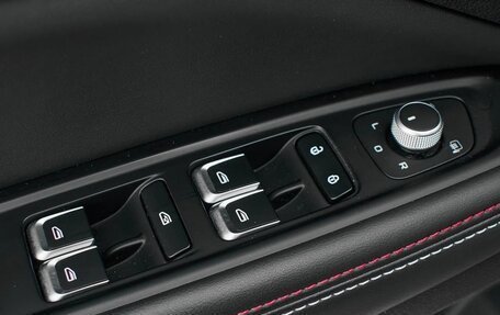 Geely Tugella FY11, 2022 год, 2 950 000 рублей, 21 фотография