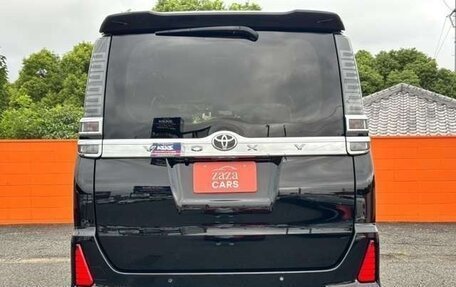 Toyota Voxy III, 2021 год, 2 135 000 рублей, 4 фотография