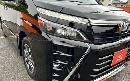 Toyota Voxy III, 2021 год, 2 135 000 рублей, 6 фотография