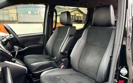 Toyota Voxy III, 2021 год, 2 135 000 рублей, 12 фотография