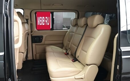 Hyundai H-1 II рестайлинг, 2018 год, 2 970 000 рублей, 10 фотография