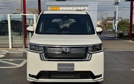 Honda Stepwgn, 2023 год, 2 340 000 рублей, 2 фотография